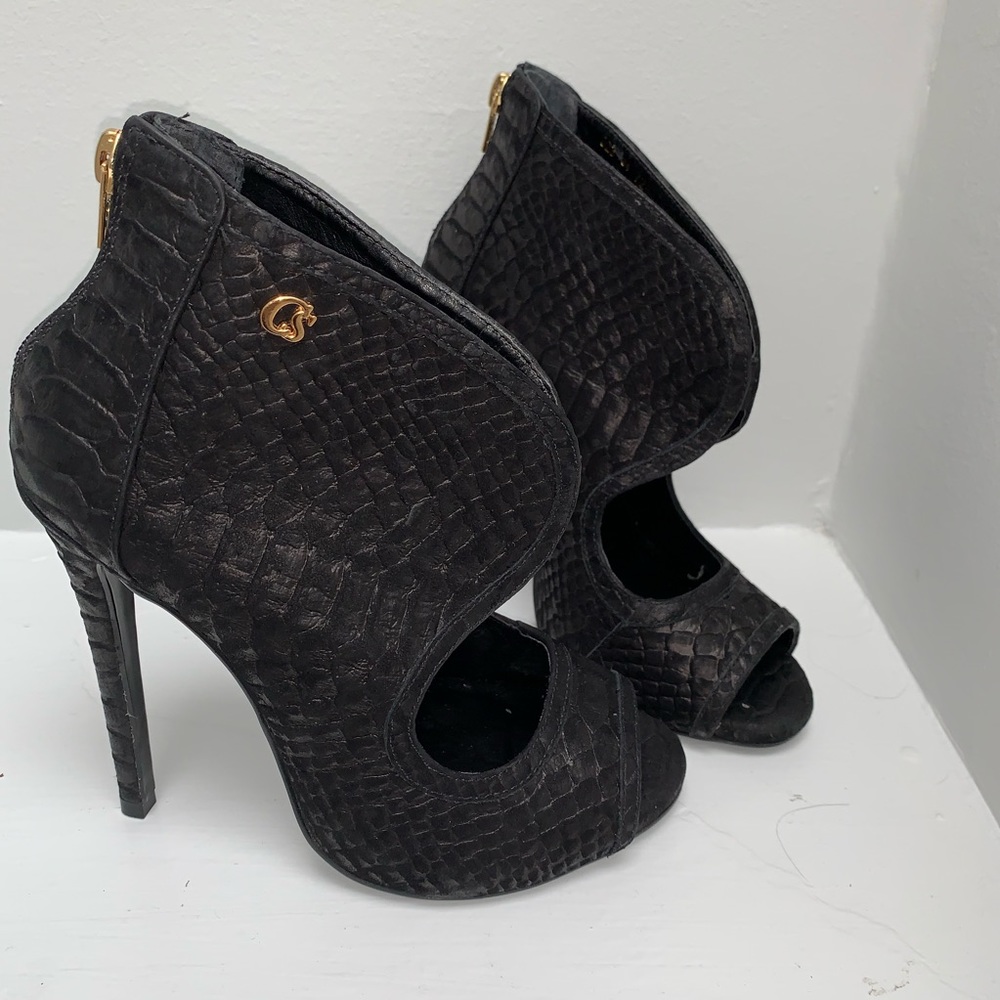 Carmen Steffen bootie club sandals